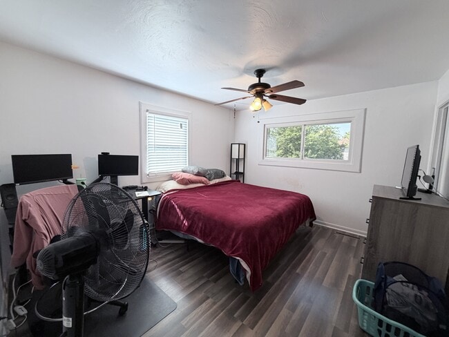 Building Photo - 3327 Lakecrest Rd