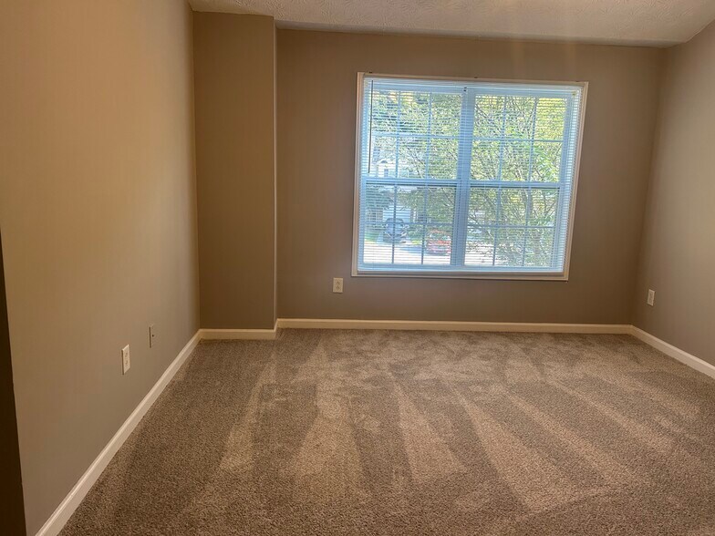Master Bedroom - 6694 Evans Trce