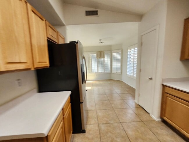 Building Photo - Beautiful Mountain Views! 3bedrom 2 bath