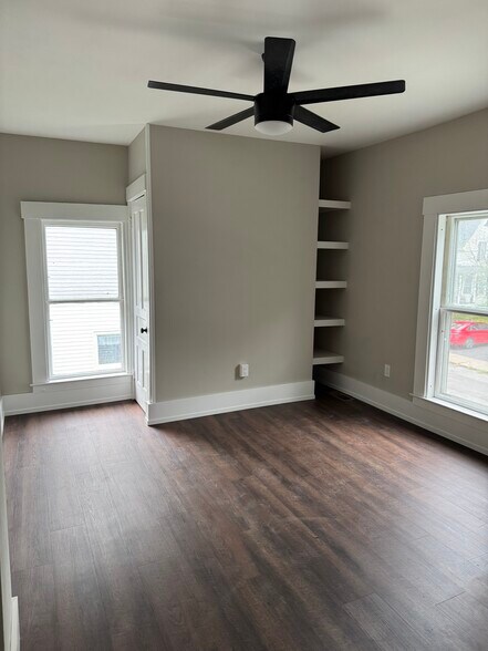 Bedroom #1 - 14 Cliff St