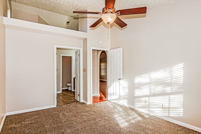 Building Photo - 2043 Glendora Dr