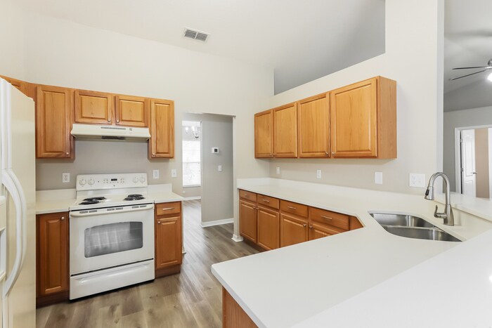 Building Photo - 6714 Krenson Oaks Cir