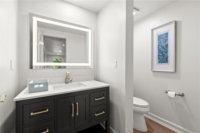 Building Photo - 459 Atlanta Country Club Dr