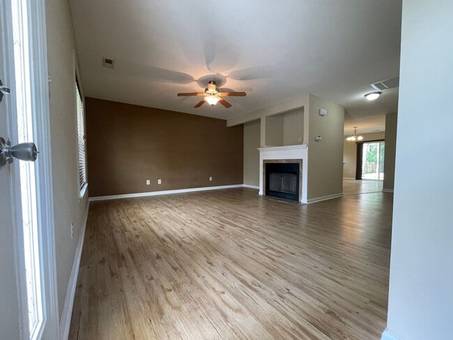 Building Photo - Super Sugarberry