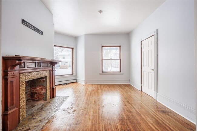 Building Photo - 500 Oxford St