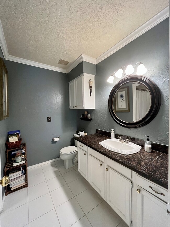 Building Photo - 3200 W Britton Rd