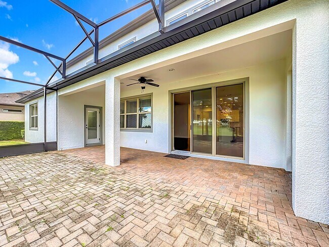 Building Photo - Executive Home with 5 bedrooms / four 1/2 ...