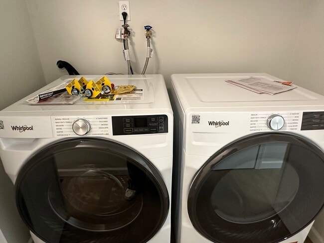 Building Photo - Your Newly Updated 3 Bed, 1 Bath Move-In Ready Home!