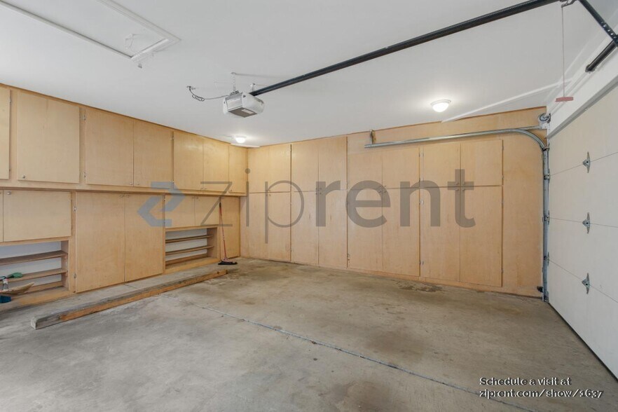 Building Photo - Unit #54
