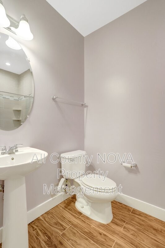 Building Photo - 2093 Laura Mews Pl