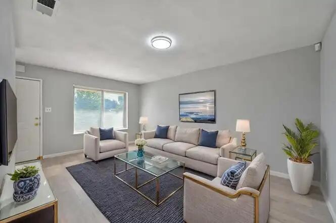 Building Photo - 5800 Mascot Ave