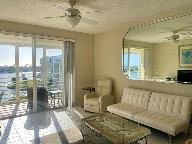 Building Photo - 7872 Sailboat Key Blvd S