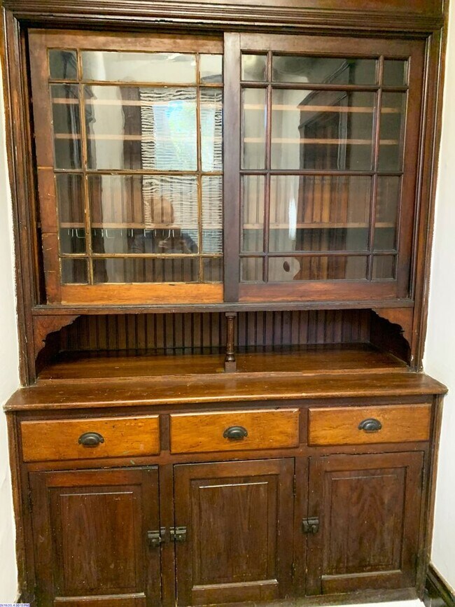 Building Photo - 3241 Jefferson Ave