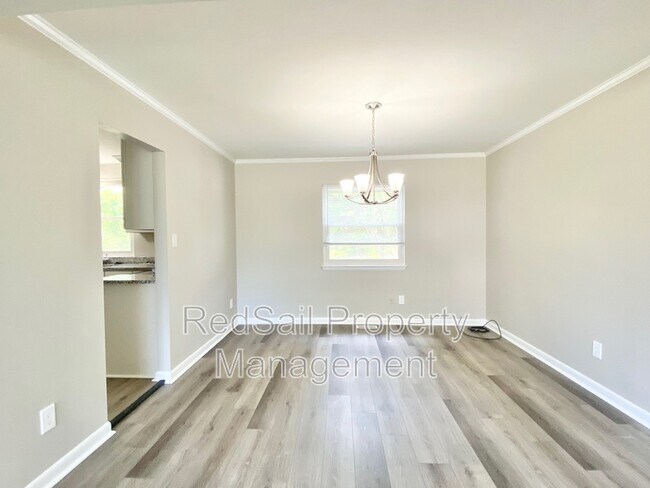 Building Photo - 13 Sandpiper Ct