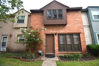 Building Photo - 429 Sunset Dr