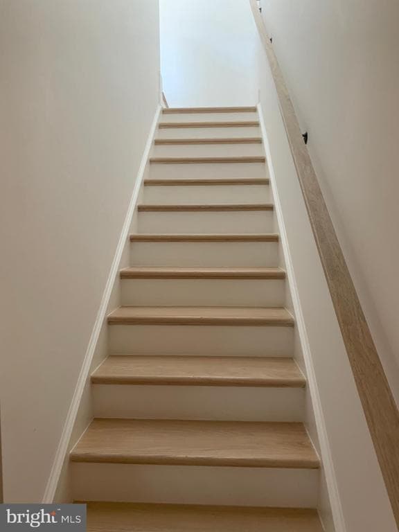 Building Photo - 5337 ZENITH OVERLOOK Dr