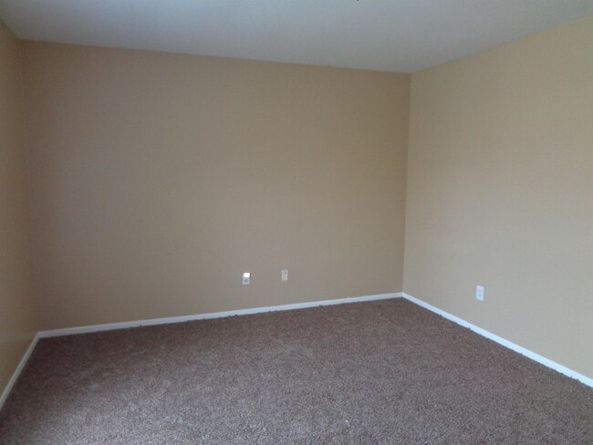 Building Photo - 300 Rice St