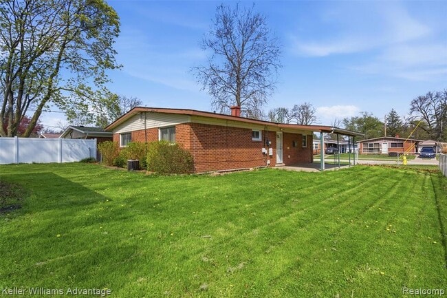 Building Photo - 7435 Lathers St