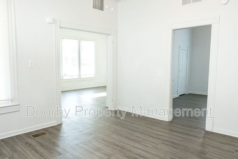 Building Photo - 2506 Kirby Ave