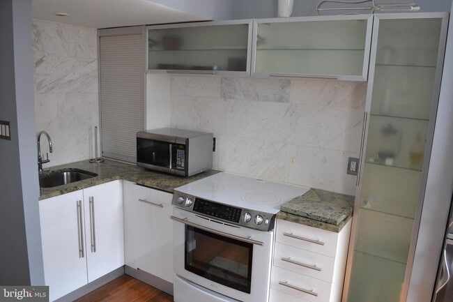 Building Photo - 2211 South St