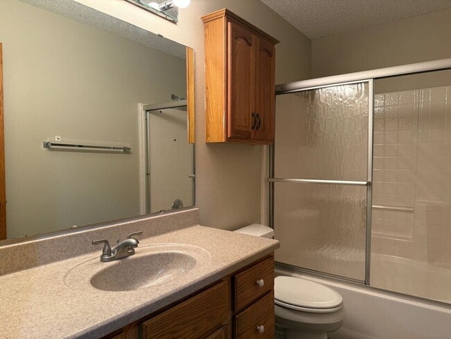 Building Photo - 2736-33 1/2 33 1/2 Ave S