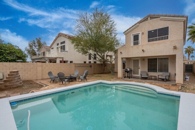 Building Photo - 13682 W Desert Flower Dr