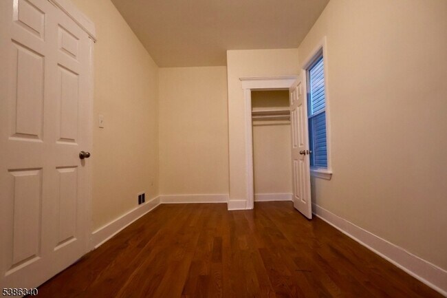 Building Photo - 484 S 16th St