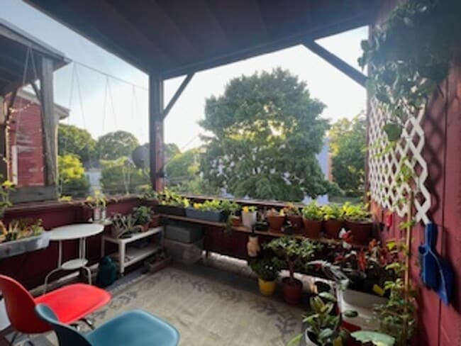Building Photo - Renovated 3BR (or 2BR + Office) in East Rock w/ In-Unit Laundry – Near Yale SOM