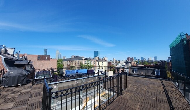 Building Photo - 17 Worcester Square