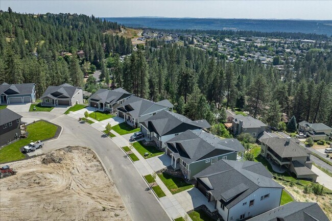 Building Photo - $3,375 - 4 Bed / 3 Bath Stunning Brand New...