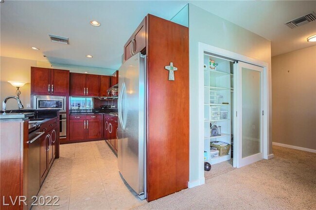Building Photo - 4575 Dean Martin Dr