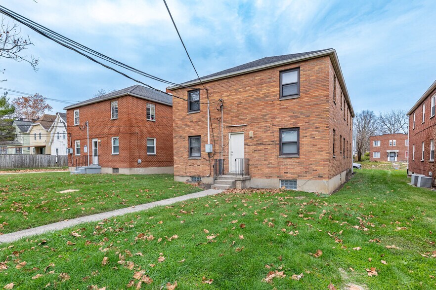 Building Photo - 108 E Norman Ave