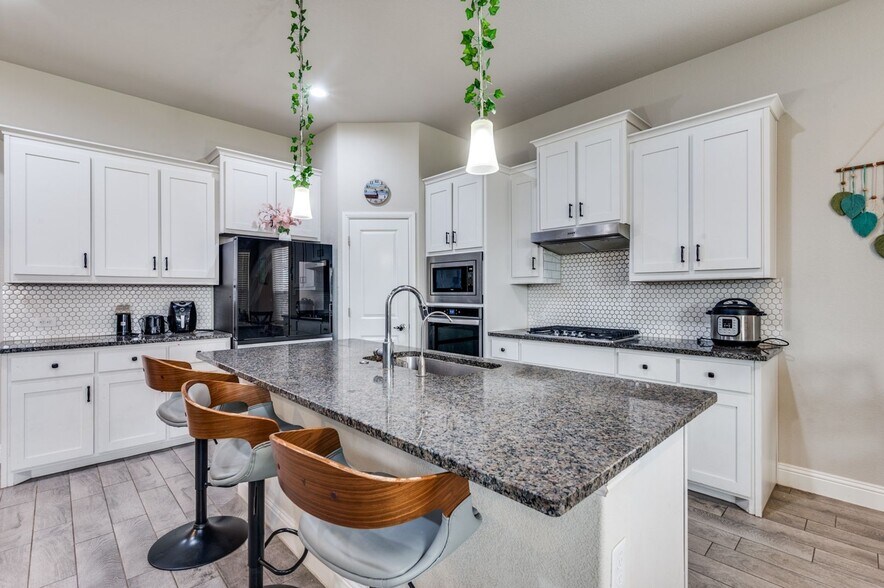 Building Photo - 2013 Gray Towers Way