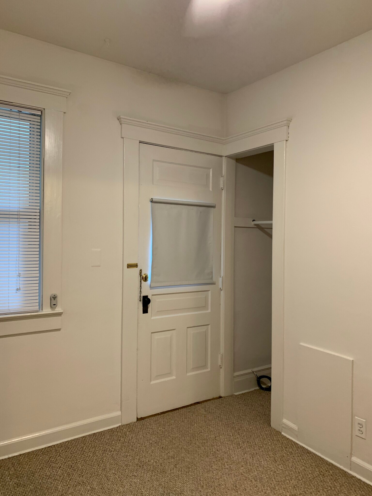 Building Photo - 118 N Thayer St