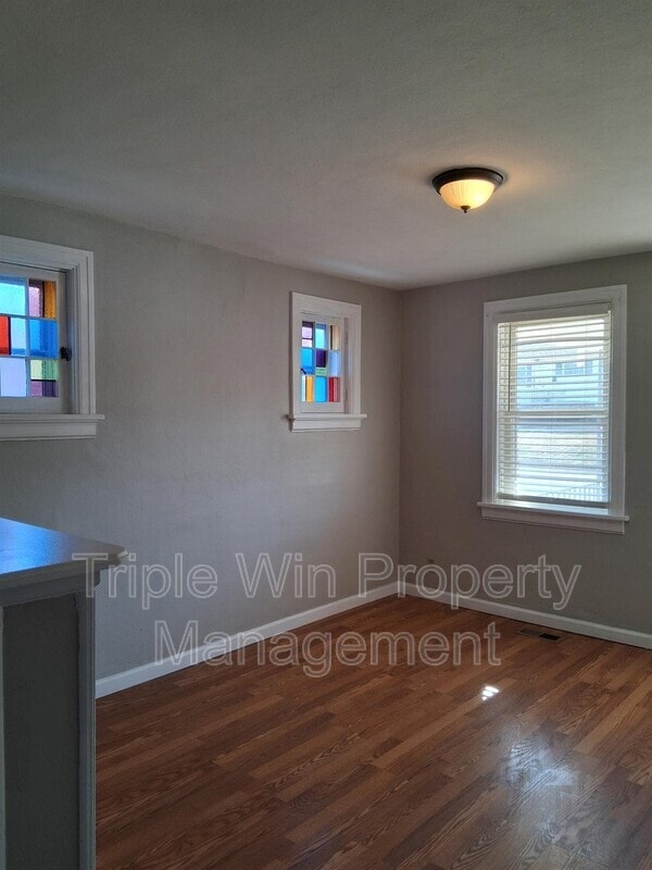 Building Photo - 313 Carthage Ave