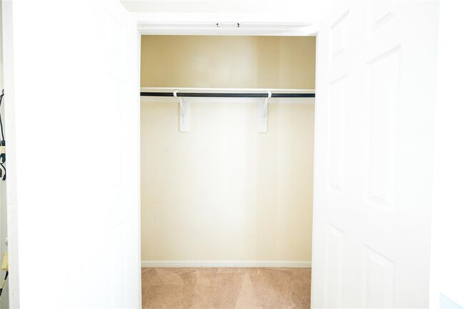 Building Photo - 6038 Wesley Manor Ct