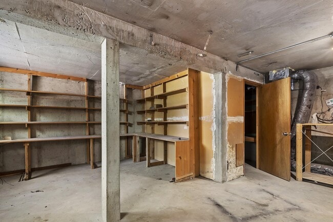 Building Photo - 7841 Da Vinci Dr