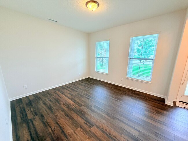 Building Photo - 4030 Omaha Dr