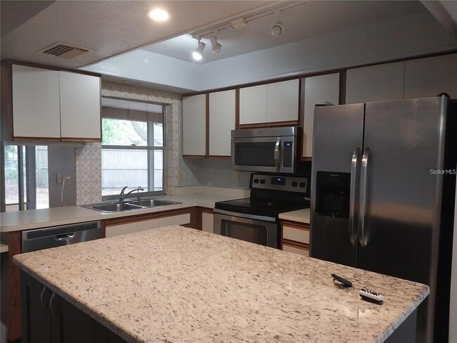 Building Photo - 3962 Basswood Dr