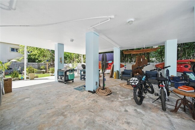 Building Photo - 95401 Overseas Hwy