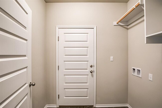 Building Photo - 261 Horsemint Way