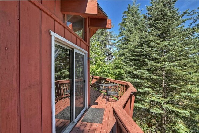 Building Photo - Treehouse-like atmosphere with peek-a-boo views of Lake Arrowhead