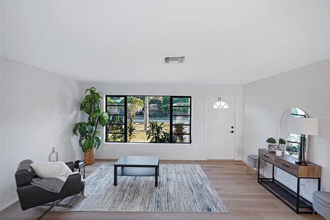 Building Photo - 3613 SW 1st St