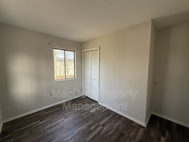 Building Photo - 733 Bellows Ave