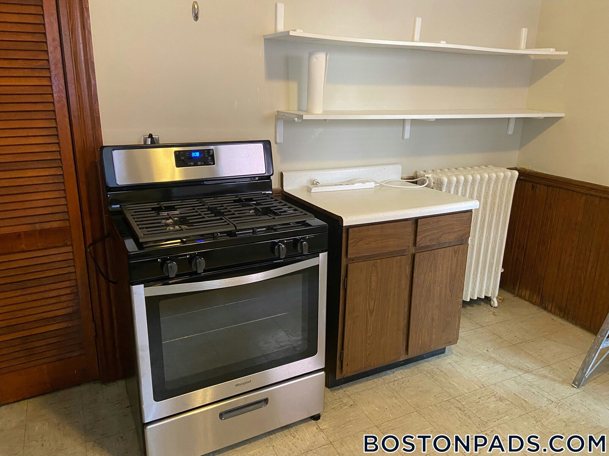 Building Photo - 225 Walnut Ave