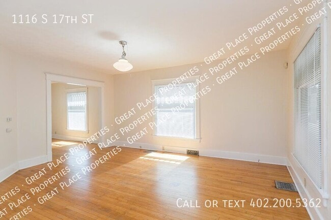 Building Photo - 1116 S 17th St
