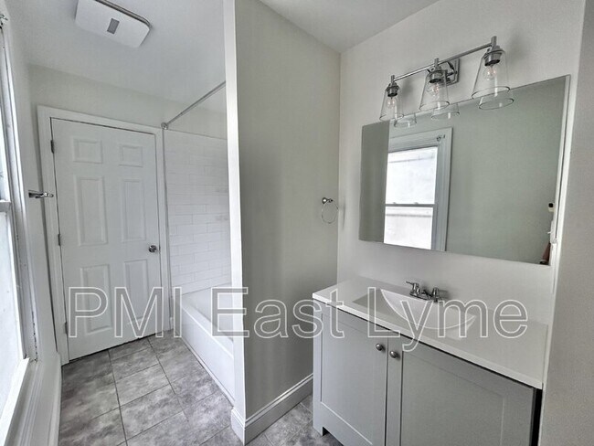 Building Photo - 54 Roath St