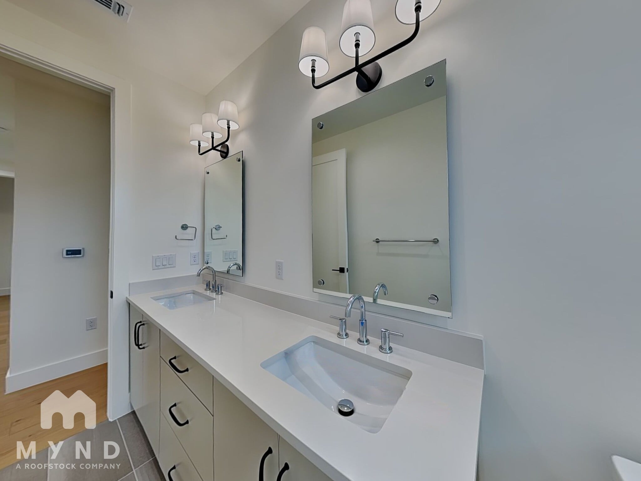 Building Photo - 1119 Mahan Dr