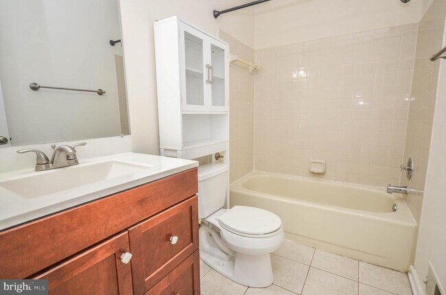 Building Photo - 62 Drumcastle Ct