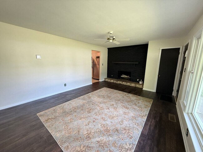 Building Photo - 3405 Elkton Dr